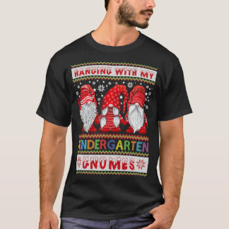 Hängande med min Kindergarten Gnomies Ugly Sweater T Shirt