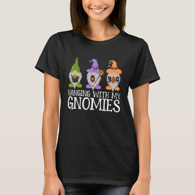 Hängande med mina Gnomies Garden Gnome Halloween 1 T Shirt (Framsida)