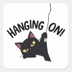Hängande på: Black Cat Holding Rope Fyrkantigt Klistermärke