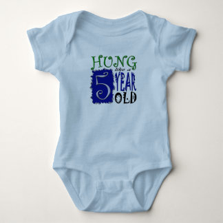 Hängd något liknande åriga 5 tee shirt