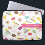Hänger lös Themed personligelektronik för fransk<br><div class="desc">En elektronik hänger lös att presentera illustrationer av rosa franska anemonblommor,  tekoppar,  franska macarons och "bonjour!",  Personifiera med ditt namn beklär på.</div>
