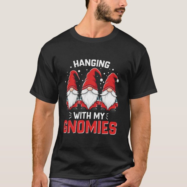 Hänger med mina gnomer  t shirt (Framsida)