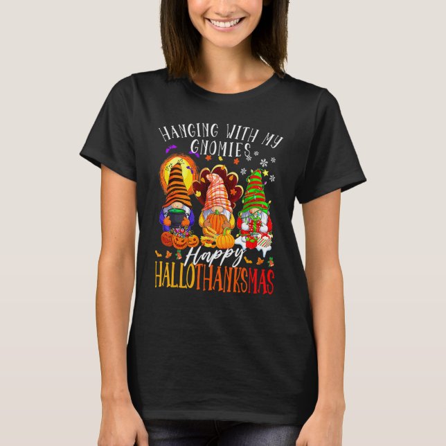 Hänger med mina tomtar Glad Hallothanksmas Tomte T Shirt (Framsida)