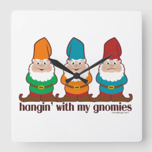 Hangin med min Gnomies Fyrkantig Klocka
