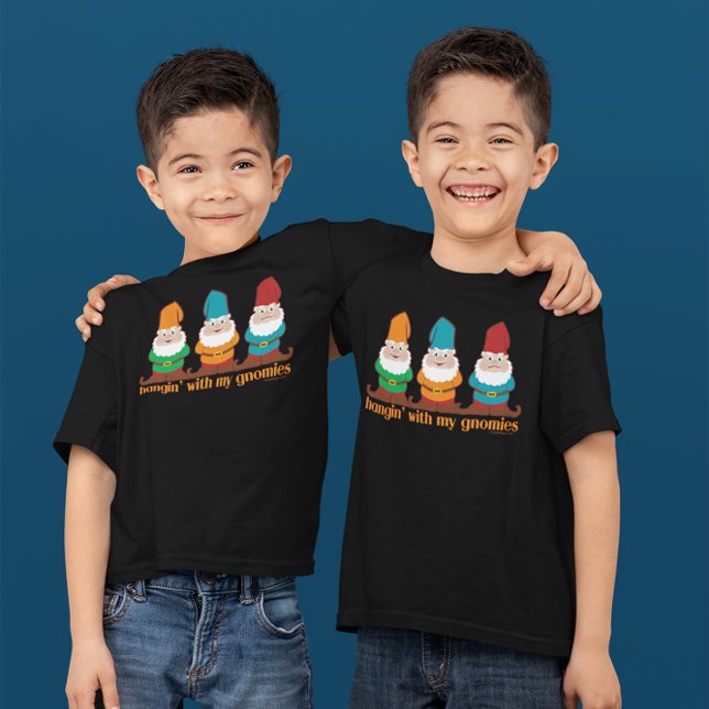 Hangin med min Mörk Gnomies T-shirt (Skapare uppladdad)