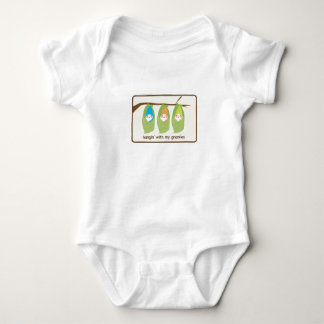 Hangin med min organiska bodysuit för gnomies t-shirt