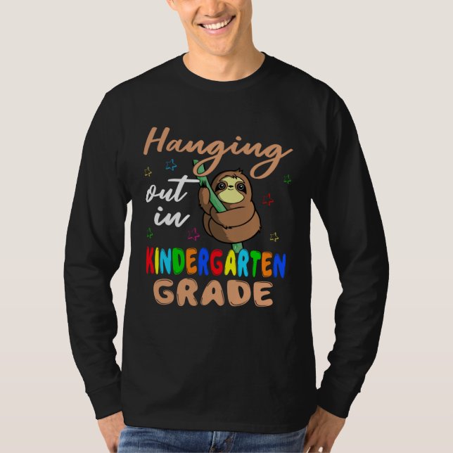 Hanging Out In Kindergarten 100 100th Days Of Scho T Shirt (Framsida)