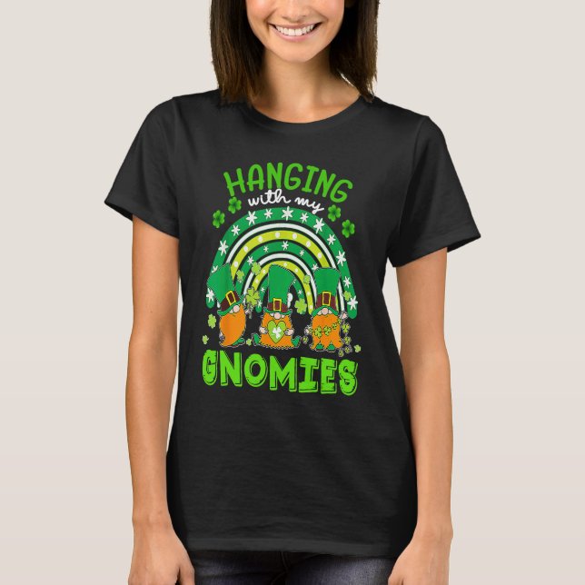 Hanging With My Gnomies Green Plaid Gnomes St Patr T Shirt (Framsida)