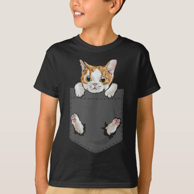 Hängning av katt i fickans spjälltäckta kattlock   t shirt (Framsida)