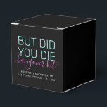 Hangover Kit gjorde att du dog en fin Anpassningsb Presentaskar<br><div class="desc">Lustigt "Men har du dött" Personlig Hangover Kit Square Favor Box i svart,  ljust neon teal och shock rosa och personlig med firande plats och datum,  perfekt för att lägga till i DIY hangover relief kit favors för dina bachelorette,  tjejer resa,  födelsedag,  studentfest eller bröllop brudens sida.</div>