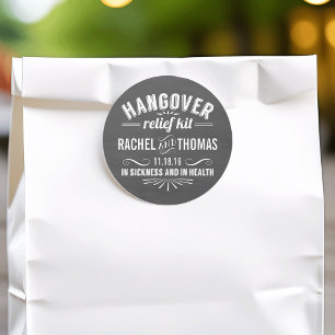 Hangover Relief Kit   Bröllopsförmån för tavla Runt Klistermärke