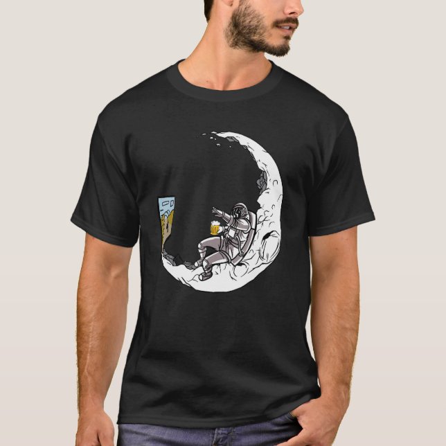 Hank, Astronaut tittar på TV T Shirt (Framsida)