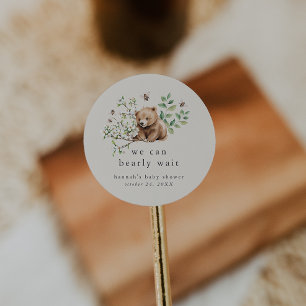 HANNAH Vintage Bear Vi kan knappt vänta Baby Showe Runt Klistermärke