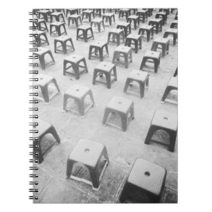 Hanoi Vietnam, Plaststolpar vid litteraturtemplet Anteckningsbok Med Spiral