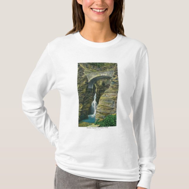 Hänrycka kaskaden, och vaktposten överbryggar tee (Framsida)