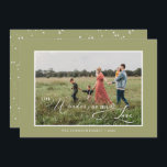 Hans Kärlek-fotoskript-Grönt Julkort<br><div class="desc">Kortet för Grönten för fotoskript i Kärlek finns i ditt favoritfoto och lägg till ditt namn. Det är det! Så enkelt.</div>