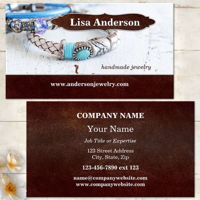 Hantverkssmycken Falskt Läder Namnskort Visitkort (Modern design business card featuring an image of handmade jewelry on dark brown faux leather)