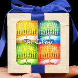 Hanukkah 4 Menorah Gult Blue Grönt Red Bold Namn Fyrkantigt Klistermärke<br><div class="desc">Ett nära foto med 4 ljusa färgader av artsy menorah-foton hjälper dig att sätta igång i helgdag av Hanukkah. Känn julhelgens värme och glädje när du användor det här bedövande, färgstarka Hanukkah-dekalet. Matchningskort, frimärke, tote bags, serveringsbrickor och andra produkter finns i min "Hanukkah Colorful, Artsy Menorah"-butik. Använda det här för...</div>