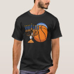 Hanukkah Basketball Festival Ljus Chanukah Je T Shirt<br><div class="desc">Hanukkah Basketball - Denna design är idealisk för basketspelare eller basketbussar som firar Hanukkah, Chanukah eller den judiska festivalen för Rededediation, som observeras genom att ljus eller schampas under åtta nätter och dagar, speciella böner och friterad mat Denna hebremenorah eller hanukkiah-grafik är avsedd för baskteball älskare som att laga och...</div>