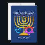 HANUKKAH BLESSINGS| Från hemmet till hemmet Julkort<br><div class="desc">Modern, snyggt HANUKKAH BLESSINGS Greeting Card, designad med stor menorah (hanukkiyah) i mitten, och blå dreidel och färgstark stjärna av David på båda sidor. Texten lyder HANUKKAH BLESSINGS OCH FRÅN VÅR HEMMA TILL ER. Båda dessa är ANPASSADE så att du kan anpassa dig med ditt eget meddelande, lägga till ditt...</div>