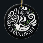 Hanukkah Chanukah Blackboard Dove Circle Ornament<br><div class="desc">Hanukkah "Chanukah Blackboard Dove" Circle Ornament. (2 sidor) Anpassa genom att ta bort text på utsmyckningens framsida och baksida. Skriv sedan in ditt eget ord i ditt favoritteckensnitt färg, storlekt och stil. Tack för att du stannade och shoppade förbi. Mycket uppskattat! Lycklig Chanukah/Hanukkah! Ge träd mycket mer helgdag med en...</div>