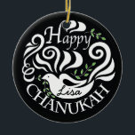 Hanukkah Chanukah Blackboard Dove Circle Ornament<br><div class="desc">Hanukkah "Chanukah Blackboard Dove" Circle Ornament. (2 sidor) Anpassa genom att ta bort text på utsmyckningens framsida och baksida. Skriv sedan in ditt eget ord i ditt favoritteckensnitt färg, storlekt och stil. Tack för att du stannade och shoppade förbi. Mycket uppskattat! Lycklig Chanukah/Hanukkah! Ge träd mycket mer helgdag med en...</div>