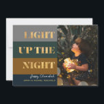 Hanukkah Chanukah Guld Ljusade upp nattfoto<br><div class="desc">Vår Hanukkah/Chanukah Guld Light Helgdag Nattkortet är ett elegant,  ett klassligt sätt att  din Hanukkah/Chanukah önskemål med vänner,  familj och kunder! Med plats att anpassa med ditt namn och med foto. Fråga? skicka ett meddelande till oss eller skicka ett e-postmeddelande till bestdresssedbread@gmail.com. Lycklig Chanukah!</div>