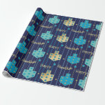Hanukkah/Chanukah Wrapping Papprare Blue/Guld Drei Presentpapper<br><div class="desc">Hanukkah Gift Wrap "Blue & Guld Dreidels". Njut av min nyaste papprare utformning. Prisare varierar när du väljer mellan fyra papprare typer och fem papprare storlekar. Tack för att du stannade och shoppade förbi. Ert företag är mycket uppskattat. Njut! Chag Sameach/Lycklig Chanukah/Hanukkah!!!Media: Textlager för projektionsytaSe till att alla presenter du...</div>