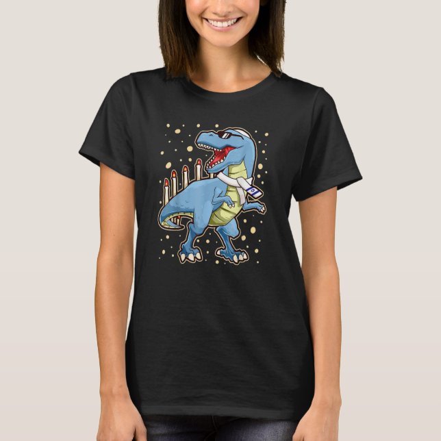 Hanukkah Dinosaur Stegosaurus Dino Menorah T Shirt (Framsida)