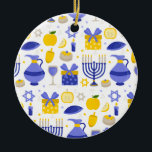 hanukkah dreidel menorah julgransprydnad keramik<br><div class="desc">hanukkah dreidel menorah "hanukah dreidel ", dreidel, passover, purim"hanukkah menorah" , "lycklig hanukkkah" , kanaluka, kanukah, hannukah, Hanukkah</div>