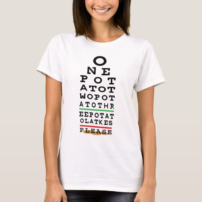 Hanukkah En Potatis Två Latkes Basic T-Shirt (Framsida)