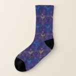 Hanukkah Festival Party Trendig Blue Doodle Mönste Strumpor<br><div class="desc">Socklar med Lycklig Hanukkah Party Vacker blå Dekoration, judisk Helgdag, symboler för prydnadsföremål. Hanukkah har en blå bakgrund med traditionella Chanukah-symboler - trädrömmar (spinnande topp), munkar, guld-menorah, ljus, David-stjärnan och ljus-dockans mönster. Hanukkah Festival Event Dekoration. Jerusalem, Israel. Unik bra för design för alla åldrar). Kläder och skor > Kvinnor >...</div>