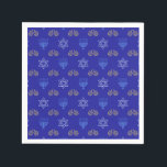 Hanukkah Guld Dreidel Star of David Menorah Pappersservett<br><div class="desc">Fira Hanukkah i stil med de här bedövande servetterna! Vår Hanukkah-blöjor har en vacker design med en guld Dreidel, David stjärna och Menorah på en levande blå bakgrund. De är perfekt för att ge dig lite elegans till bord och skapa en festlig atmosfär till firande. Få redo att imponera på...</div>
