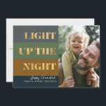 Hanukkah Guld Light Up Night Photo Helgdag Card<br><div class="desc">Vår Hanukkah/Chanukah Guld Light Helgdag Nattkortet är ett elegant,  klassande,  fräckt sätt att  din Hanukkah/ Chanukah önskemål med vänner,  familj och kunder den här julhelgen! Med plats att anpassa med ditt namn och med foto. Fråga? skicka ett meddelande till oss eller skicka ett e-postmeddelande till bestdresssedbread@gmail.com. Lycklig Chanukah!</div>