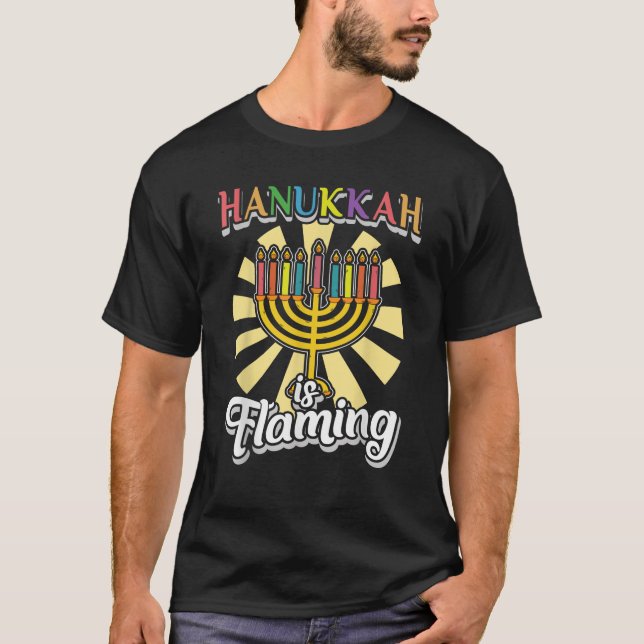 Hanukkah Holiday Gay Pride LGBTQ Flag Dreidel Meno T Shirt (Framsida)