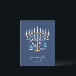 Hanukkah Kärlek & Light Blommigt Menorah Helg Vykort<br><div class="desc">Hanukkah Kärlek & Light Blommigt Menorah Helgdag Postcard. Anpassa anpassningsbarna ovan. Du hittar ytterligare samordningsobjekt i vår "Blommigt Hanukkah Menorah och Dreidel"-samling.</div>