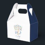 Hanukkah Kärlek & Light Blommigt Menorah Presentaskar<br><div class="desc">Hanukkah Kärlek & Light Blommigt Menorah Favor Box. Anpassa anpassningsbarna ovan. Du hittar ytterligare samordningsobjekt i vår "Blommigt Hanukkah Menorah och Dreidel"-samling.</div>