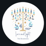 Hanukkah Kärlek & Light Blommigt Menorah Runt Klistermärke<br><div class="desc">Hanukkah Kärlek & Light Blommigt Menorah-klistermärken. Anpassa anpassningsbarna ovan. Du hittar ytterligare samordningsobjekt i vår "Blommigt Hanukkah Menorah och Dreidel"-samling.</div>