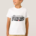 Hanukkah ’Latke Eating Champion’ Barn T-Shirt<br><div class="desc">Hanukkah "Latke Eating Champion" anpassar sig genom att stryka "Allan är vårt nya" och ersätta med ditt eget budskap. Välj ditt favoritteckensnitt storlekt, färg och storlekt. Välj bland många olika färg, stilar och storlekar för den här utformningen! Tack för att du stannade och shoppade förbi! Mycket uppskattat! Lycklig Chanukah/Hanukkah! Stil:...</div>