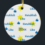 Hanukkah "like"l/Blue/Gult Circle Ornament<br><div class="desc">Hanukkah "like"/Blue/Gult Circle Ornament. (2 sidor) Anpassa genom att ta bort "20XX" på ornamentets framsida och baksida. Skriv sedan in ditt eget ord i ditt favoritteckensnitt färg, storlekt och stil. Tack för att du stannade och shoppade förbi. Mycket uppskattat! Lycklig Chanukah/Hanukkah! Ge träd mycket mer helgdag med en anpassningsbar keramisk...</div>