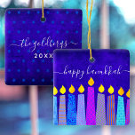Hanukkah Menorah Candles på Anpassningsbarna Blue  Julgransprydnad Keramik<br><div class="desc">"Lycklig Hanukkah." En lekfull, modern, artsy illustration av boho mönster ljus hjälper dig att sätta igång helgdag av Hanukkah i stil. Tilldelade blå ljus med färgstark faux foil mönster täcker över en rik, djup blå texturerad bakgrund. På baksidan anpassar du dig till din familj namn och år, över en liten...</div>
