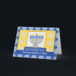 Hanukkah Menorah för föräldrastjärnan David Mönste Helgkort<br><div class="desc">En silver-menorah med blå ljus på en ornerad bakgrund dekorerar omslaget på Lycklig Hanukah-kortet för föräldrar. Ändra texten på omslaget för en personlig hälsning. Kortet har ett mosaiskt utseende i struktur. Art,  bild och versell copyright © Shoaff Ballanger Studios,  2023.</div>