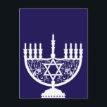 Hanukkah Menorah Helg Vykort<br><div class="desc">Fira åtta dagar och åtta nätter av festivalen i Ljus med Hanukkah-kort och -gåvor. Ljus festival är här. Ljusa menoran,  spela med drömmaren och festen på latkes och sufganiyots. Fira Hanukkahs anda med vänner,  familj och nära och kära genom att önska dem Lycklig Hanukkah.</div>