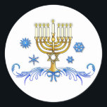 Hanukkah Menorah med David Star Runt Klistermärke<br><div class="desc">Den här designen har en Menorah med en David-stjärna för Hanukkah. Om du vill matcha objekt skriver du "penguincornerstore menorah" i Zazzle-sökningen pub.</div>