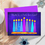 Hanukkah Modern Boho Candles Peace Kärlek Light Bl Julkort<br><div class="desc">"Fred, kärlek och ljus." En lekfull, modern, konstgjord illustration av boho mönster-ljus på en menorah hjälper dig att vaktera helgdag av Hanukkkah. Blåljus med färglöst faux foil mönster täcker över en rik djup blå texturerad bakgrund. Faux shock rosa diamant mönster folie på en kornblomblå lila på baksidan. Känn julhelgens värme...</div>