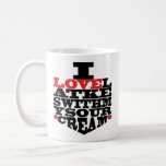 Hanukkah Mugg "I Kärlek Latkes"<br><div class="desc">Röd, svart och vit Hanukkah mugg. "I kärlek glider med min sura kräm" Chanukah Mugg. Anpassa genom att stryka "Lycklig Chanukah, Bubbie! Kärlek, Amy & Jason", välj ditt favoritteckensnitt stil, storleka, färg och formulering för att anpassa mugg! Skapa en enkel gåva genom att lägga till några godis till mugg, kapa...</div>