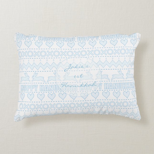 Hanukkah Pillow "Hoppy Hanukkah" Prydnadskudde (Framsidan)