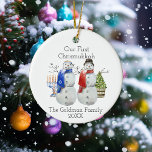 Hanukkah Snögubbe jul vår första Chrismukkah<br><div class="desc">Den här designen kan vara personlig i det område som tillhandahålls genom att ändra fotot och/eller text. Du kan också anpassa den genom att klicka på Anpassa den här mallen och sedan välja klicka för att anpassa ytterligare alternativ och ta bort eller ändra färg i bakgrunden, lägga till text, ändra...</div>
