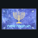 Hanukkah Snowstorm Menorah Rektangulärt Klistermärke<br><div class="desc">En glödande menorah guld Hanukkah och "Chag Chanukkah Sameach" (Lycklig Hanukkah) i glödande blå och vit text som läggs ovanpå en blå och vit fraktalbild som påminner om snöflingor i en storm.</div>