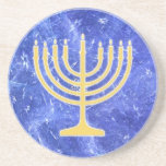 Hanukkah Snowstorm Menorah Underlägg Sandsten<br><div class="desc">En glödande menorah i guld Hanukkah som sitter ovanpå en blå och vit fraktalbild som påminner om snöflingor i en storm. Chag Sameach!</div>